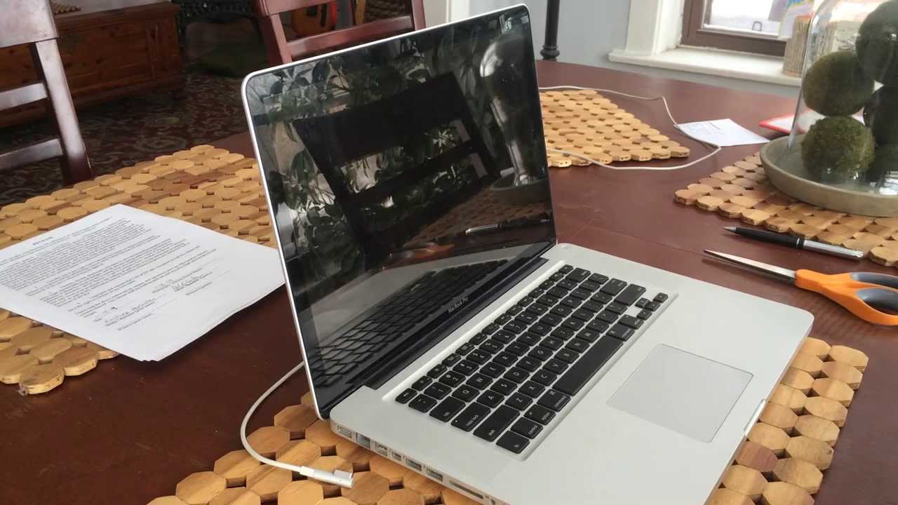 how to clean a macbook safely