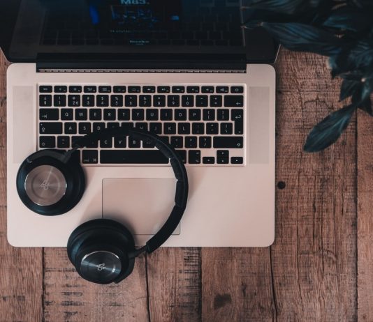 How to Connect Bluetooth Headphones to MacBook Pro How to Connect Bluetooth Headphones to MacBook Pro