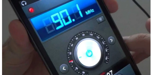 List of smartphones that have FM radio Why are there smartphones without FM radio