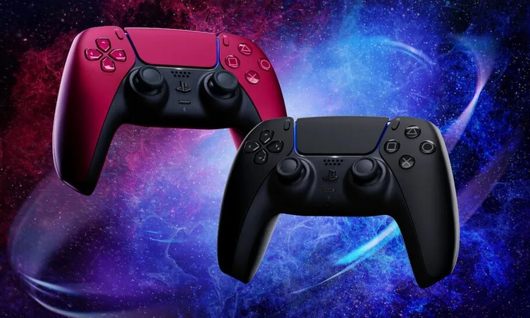 This is the DualSense Cosmic Red and Midnight Black the new models of the PS5 controller that will arrive in June