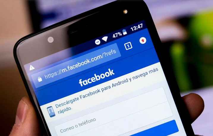 Advantages and disadvantages of using Facebook through the browser