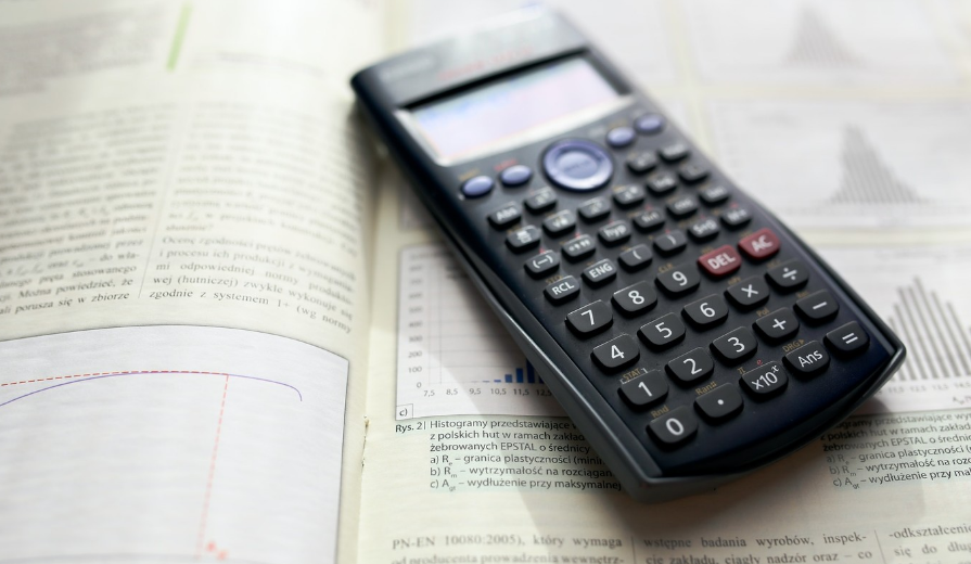 Best scientific calculators which one to buy for high school and university and eight recommended models starting at 10 euros