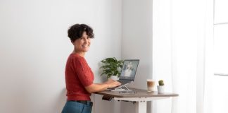 Smart Standing Desks: How Automation is Changing the Way We Work Smart Standing Desks