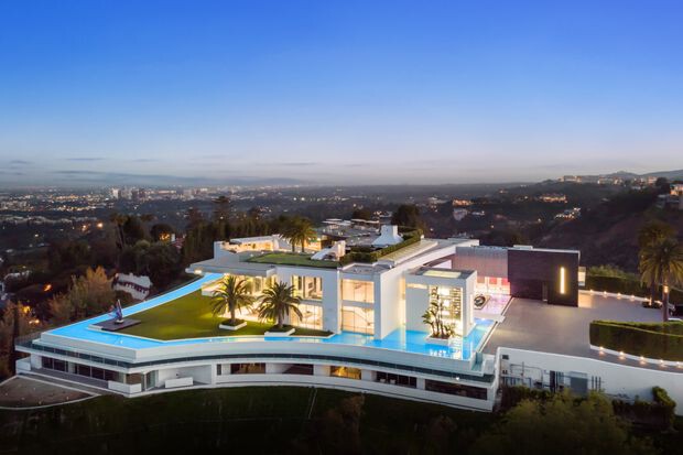 The most expensive house in the US costs 295 million and is so, so home automated that it has its own server room