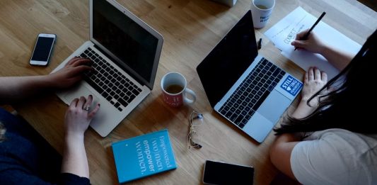 Best ChromeOS Laptops for Online Studies Best ChromeOS Laptops for Online Studies