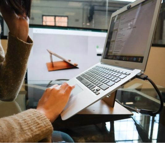 How to Easily Access MBOX Files on Both MacOS and Windows How to Easily Access MBOX Files on Both MacOS and Windows