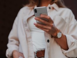 7 Apps You Most Likely Don’t Have on Your Phone (But Desperately Need) 7 Apps You Most Likely Don’t Have on Your Phone